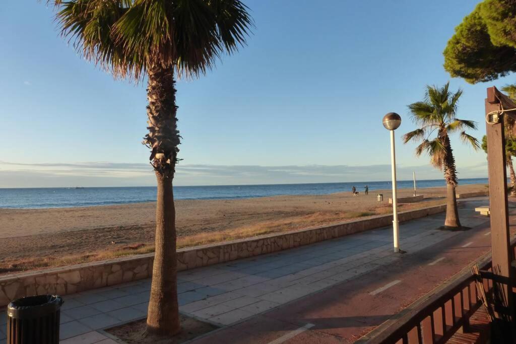 Apartamento A 1ª Linea De Mar, Vilafortuny กัมบริลส์ ภายนอก รูปภาพ
