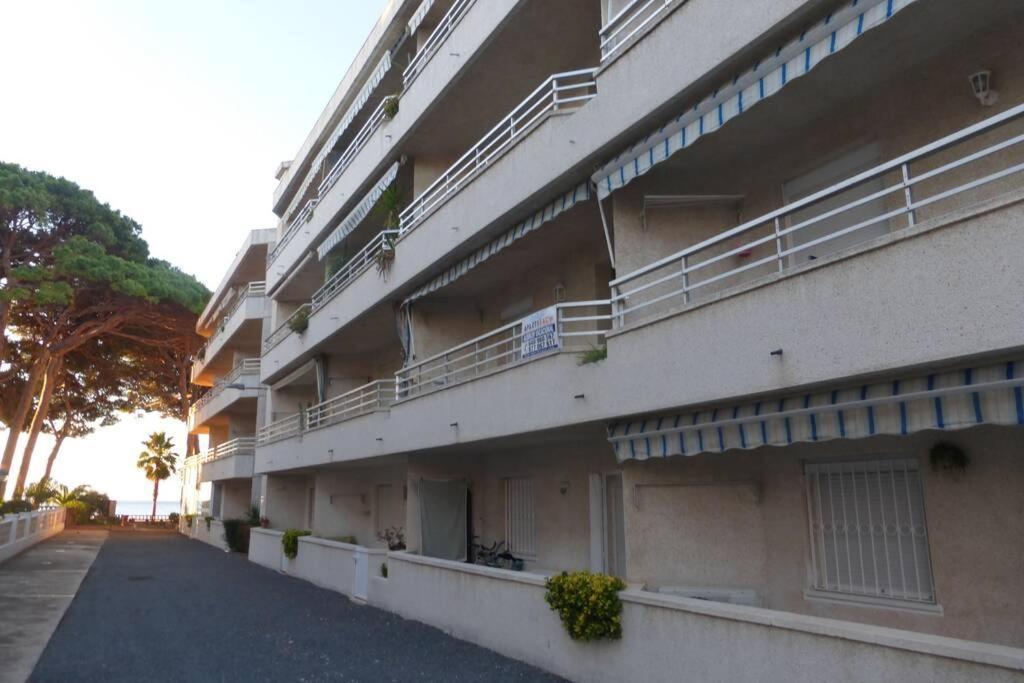Apartamento A 1ª Linea De Mar, Vilafortuny กัมบริลส์ ภายนอก รูปภาพ
