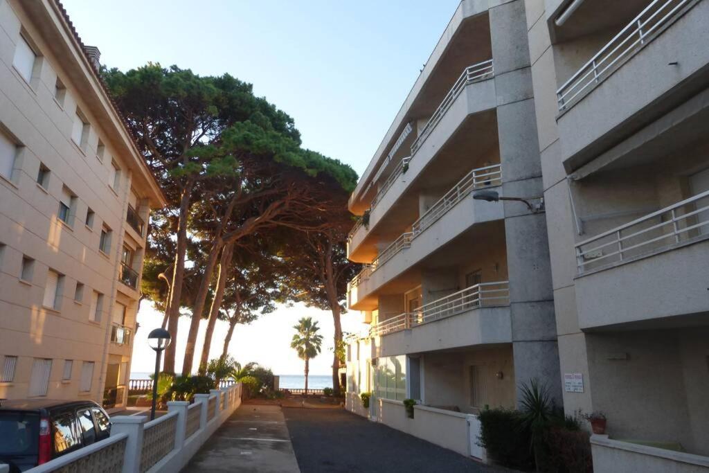 Apartamento A 1ª Linea De Mar, Vilafortuny กัมบริลส์ ภายนอก รูปภาพ
