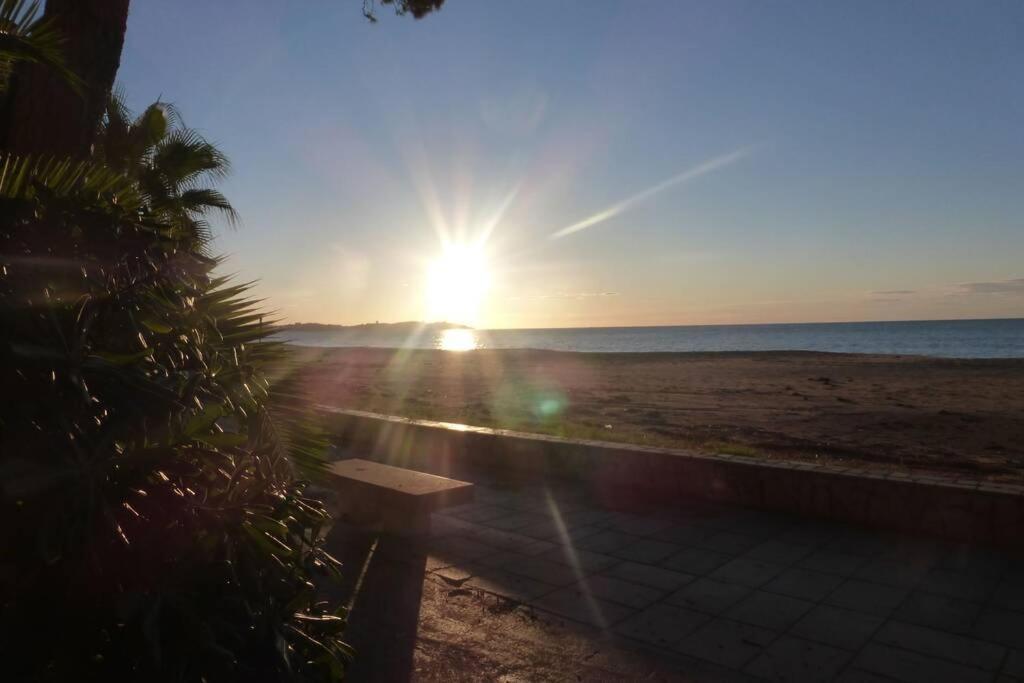 Apartamento A 1ª Linea De Mar, Vilafortuny กัมบริลส์ ภายนอก รูปภาพ