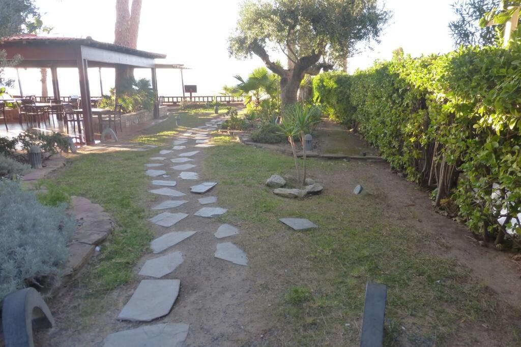 Apartamento A 1ª Linea De Mar, Vilafortuny กัมบริลส์ ภายนอก รูปภาพ